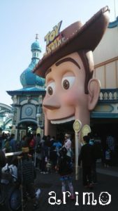 トイストーリーマニアは交代利用サービス対象アトラクション!