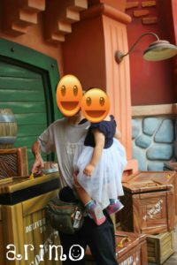 トゥーンタウンの木箱の上＆シンデレラ城前～撮影騒動！？