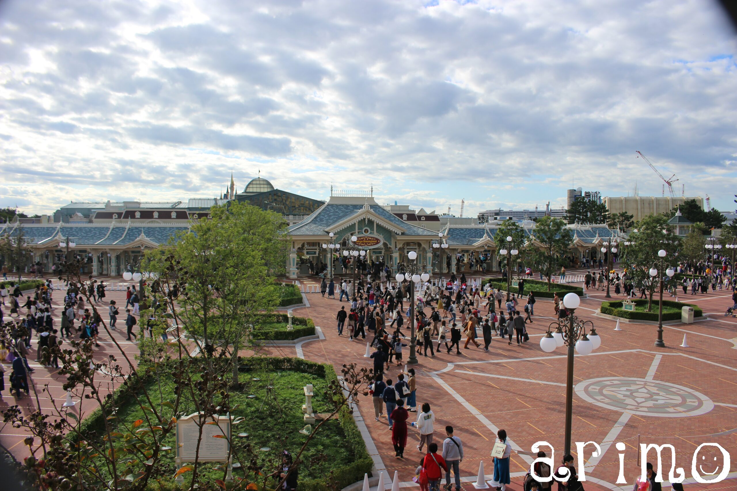 東京ディズニーランドエントランス