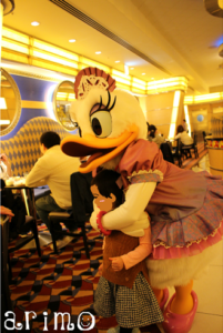 幸せな記憶:シェフ・ミッキーでミニーデイジーとの濃厚接触!