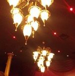 ミッキーのフィルハーマジック のロビーでは 迷子に注意 ⁉